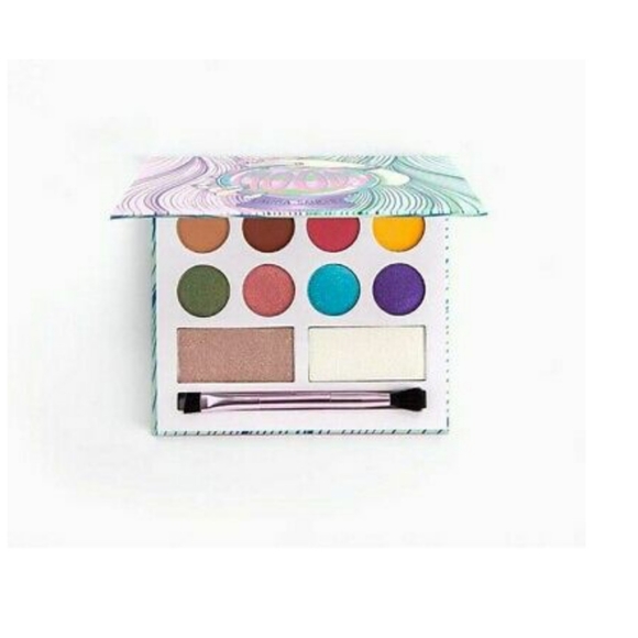 NIB! Moods by Laura Sanchez Eyeshadow Palette - Picture 2 of 6
